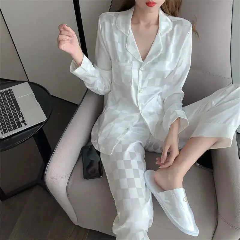 Pijama Acetinado Plus Size® •