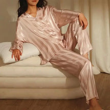 Pijama Acetinado Plus Size® •
